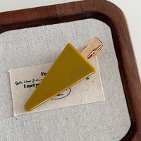 Pince à cheveux triangulaire en acrylique QianJin sans trace, pince bec de canard tendance, simple et de haute qualité, pour décorer les cheveux