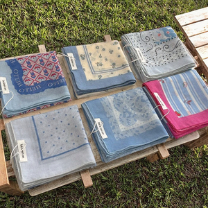 Pañuelos Cuadrados de Algodón con Diseño Floral Personalizado, Económicos de Fábrica, Modernos y Transpirables, de 22x22 Pulgadas, para Cuello y Cabeza - Product Image 3