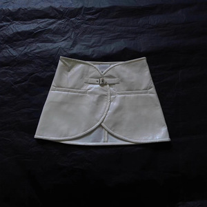 Jupe courte vintage en PU blanc pour femme, taille haute, détail fermeture éclair, ourlet fendu, moulante, coupe trapèze, anti-rides - Product Image 3