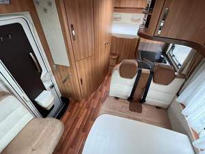 <span class=keywords><strong>Camping</strong></span>-<span class=keywords><strong>car</strong></span> de luxe Hymer d'occasion, modèle 2010, grand espace, alcôve, blanc, origine Dubaï, à prix avantageux - Product Image 3