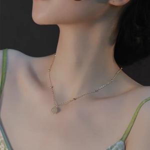 สร้อยคอจี้หยกบลูเจดฮอตัน 8 มม. สำหรับผู้หญิง ดีไซน์ดั้งเดิม พร้อมสายคล้องคอแบบหรูหราเล็กๆ สไตล์เท่ๆ - Product Image 4