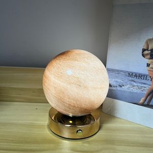 Lampe de bureau Planet Wandering Planet Night Light décoration populaire et féminine lampe de chevet de chambre - Product Image 6