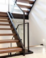 Escalier à double poutre latérale pour villa, en chêne blanc, droit, pour sous-sol, avec poutre latérale en acier