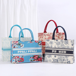 Sac fourre-tout en toile laminé 3D personnalisé, écologique et réutilisable, grande capacité, idéal pour les cadeaux de mariage et les sacs promotionnels d'entreprise pour la mise en valeur de votre marque - Product Image 3