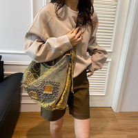Sac bandoulière rétro américain vintage 2026 grande capacité avec rivets - Sac à bandoulière en jean tendance pour femme décontractée