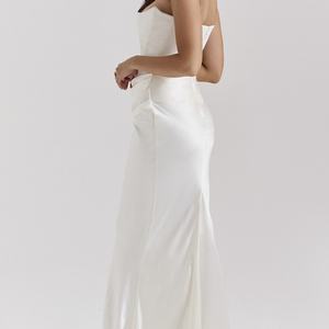 Robe longue moulante élégante en satin blanc uni, sans dos, sans manches, sans bretelles, froncée, style OEM, pour femme, personnalisable - Product Image 5