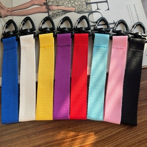 Llavero Multicolor Hecho <span class=keywords><strong>a</strong></span> <span class=keywords><strong>Mano</strong></span> DIY Estilo INS Coreano <span class=keywords><strong>de</strong></span> Lona con Correa para Muñeca o Llavero <span class=keywords><strong>de</strong></span> <span class=keywords><strong>Tela</strong></span> con Logotipo Estilo Coreano - Product Image 1