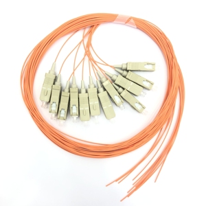 สายเคเบิล FTTH 12เส้นใยออฟติคอลไฟเบอร์ออปติกพร้อมขั้วต่อ SC LC สำหรับอุปกรณ์ใยแก้วนำแสง