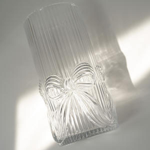 Jarrón de Vidrio Transparente de Estilo Nórdico de Lujo, Diseño de Rayas Verticales, Forma de Lazo, Florero Artístico para Decoración de Mesa del Hogar - Product Image 4