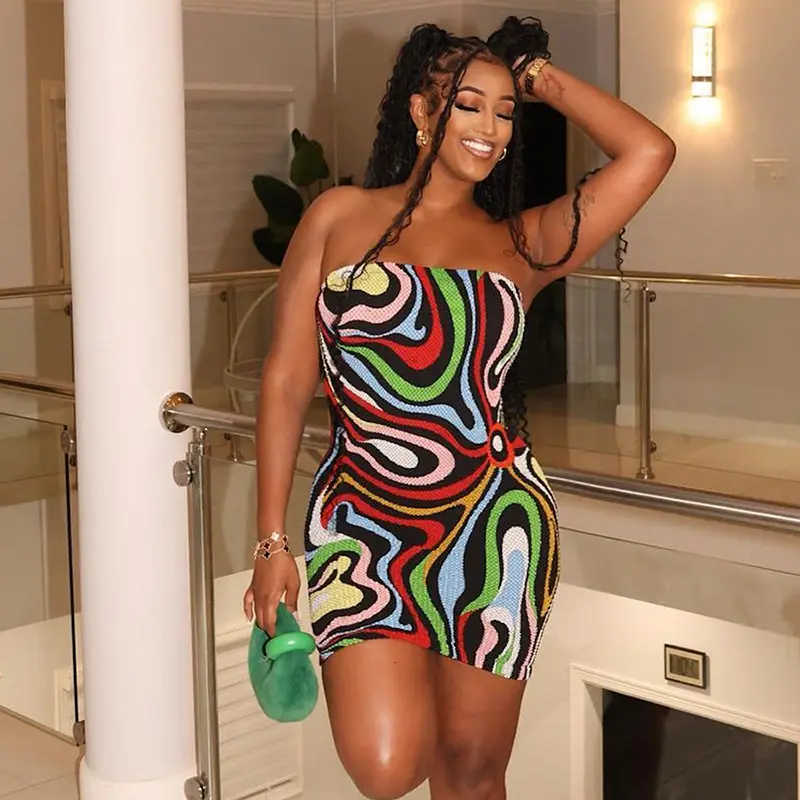 Женское облегающее мини-платье без рукавов