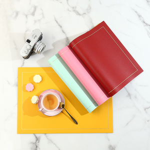Set de table rectangulaire en cuir de style moderne avec bordure dorée, double face, couleur personnalisée, logo personnalisé, tapis isolant écologique - Product Image 3