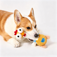 Jouet en peluche poulet de dessin animé personnalisé OEM avec de grands yeux et couineur pour la vente en gros d'articles pour animaux de compagnie