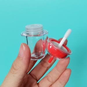 หลอดลิปกลอสแบบน้ำน่ารัก รีไซเคิลได้ หลอดลิปกลอสแบบกำหนดเองได้ 7 มล. รูปทรงแก้วนม หลอดลิปกลอสเปล่า - Product Image 4