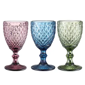 China Glaswerk Groothandel Goedkope Red Goblet Wijnglas Gekleurde Vintage Reliëf Water En Sap Glazen Beker