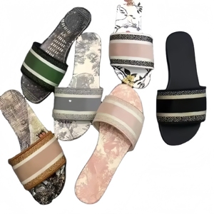 Chaussures d'été de luxe en <span class=keywords><strong>cuir</strong></span> véritable de qualité supérieure 2026 pour femmes – Sandales plates et mules pour femmes - Product Image 1