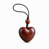 Prêt à expédier : Porte-clés de voiture en bois en forme de cœur avec cordon tressé, pendentif porte-clés fait main, breloque à suspendre pour cadeau