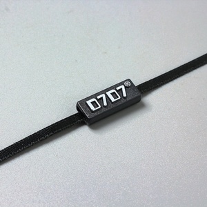 ป้ายห้อยโลโก้แบบนูนพร้อมเชือกพลาสติก ป้ายห้อยแบบมีเชือกปิดผนึก ป้ายห้อยแบบกำหนดเอง เชือกปิดผนึกป้ายห้อย - Product Image 3