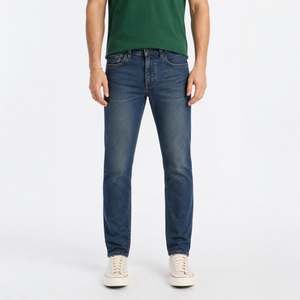 Vêtements en denim bleu uni classiques et rétro-chics avec des poches et des fermetures éclair pratiques pour les tenues quotidiennes décontractées, streetwear et hip-hop. - Product Image 1