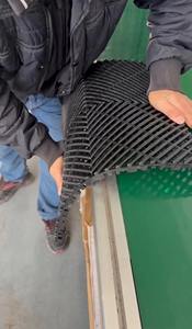 Carrelage de sol de garage en PVC imbriqué pour garage Revêtement de sol en plastique pour entrepôt Lavage de voiture Drain <span class=keywords><strong>Dalle</strong></span> <span class=keywords><strong>Dalle</strong></span> Rib Garage Tapis de sol - Product Image 6