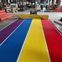 Gazon artificiel coloré durable de 20 mm et 25 mm pour salle de sport et aire de jeux de maternelle
