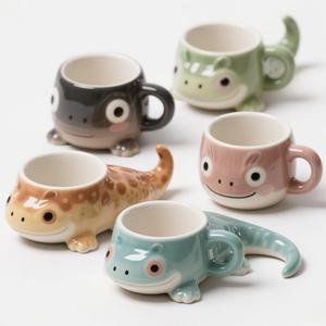 Taza <span class=keywords><strong>de</strong></span> Cerámica Gigante con Diseño <span class=keywords><strong>de</strong></span> Salamandra - Taza <span class=keywords><strong>de</strong></span> Café <span class=keywords><strong>de</strong></span> 400 ml con Diseño <span class=keywords><strong>de</strong></span> Anfibio en Peligro <span class=keywords><strong>de</strong></span> Extinción, <span class=keywords><strong>Tazas</strong></span> <span class=keywords><strong>de</strong></span> Café Únicas Pintadas a Mano, Nuevas - Product Image 1