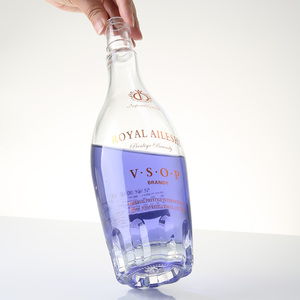 Bouteilles de design classique en gros pour vodka Gin <span class=keywords><strong>bouteille</strong></span> en verre vide 500ml 700ml costume de fantaisie d'alcool avec bouchon - Product Image 3