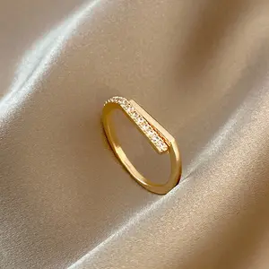 Luxury Hand Anillos Mujer Designer Adjustable Diamond Ring Ladies Exquisite Moon Ring Light Gold Plated Fashion Jewelry Rings