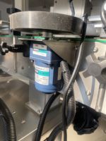 Machine d'étiquetage automatique d'autocollants adhésifs ronds pour bouteilles, pour les pots de fruits et les flacons de vitamines