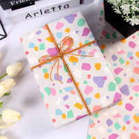 Papier cadeau à motifs géométriques modernes en stock pour emballage de boîtes cadeaux, papier de soie recyclable, feuille plate 70*50cm