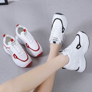 Maxfree 2026 Nouvelles Chaussures de Sport à Semelle Épaisse en Cuir pour Étudiantes, Chaussures à Talons Hauts Tendance pour Femmes - Product Image 3