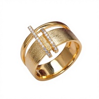 Bride Talk Luxuriöser Kupfer-Gold Kreuzschichtiger Ring mit Gebürsteter Oberfläche und Kubischen Zirkonia-Akzenten Breiter Ring für Party und Alltag
