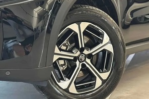 PARFAIT voiture d'occasion 2025 CitroenS <span class=keywords><strong>C3</strong></span> <span class=keywords><strong>Aircross</strong></span> Max eDCT6 1.2 mHEV <span class=keywords><strong>SUV</strong></span> prêt à l'emploi, pas d'accident prêt à expédier dans le monde entier - Product Image 5
