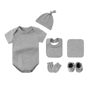 신생아 유아 유아 100% 면 아기 의류 세트 8 개 바디 세트 onesie 장난꾸러기 턱받이 비니 모자 발 소매 포함