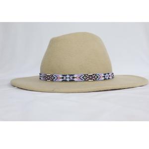 Fashion Forward Fedora Hat Strap Fabriqué avec des perles multicolores Qualité supérieure et style luxueux conçu pour améliorer votre chapeau - Product Image 1
