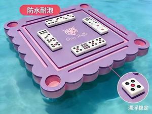 Mesa de Mahjong Flotante Impermeable con Fichas de Dominó, Giratoria 360° y Portátil para Entretenimiento Acuático al Aire Libre - Product Image 1