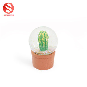 6.5cm LED lampe <span class=keywords><strong>pas</strong></span> cher neige décoration résine <span class=keywords><strong>cactus</strong></span> globes d'eau - Product Image 4