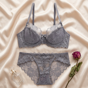 Conjunto de lencería romántica de talla grande al por mayor: elegante sujetador con aros de encaje floral gris y braguita de bikini con tirantes ajustables - Product Image 2