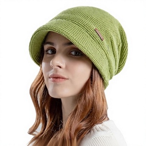 Bonnet tricoté unisexe personnalisé avec logo brodé, 100 % acrylique, chaud, à revers côtelé, pour usage quotidien, impression sérigraphique - Product Image 1