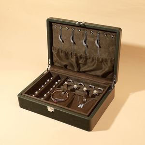 Estuche para collar con forma de rectángulo de viaje organizador de brazalete de joyería de cuero negro - Product Image 5