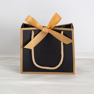 Sacs cadeaux de luxe noirs pour bijoux, mini sacs en papier estampés à chaud pour boutique, 14*6*12cm, pour fêtes de Noël - Product Image 3
