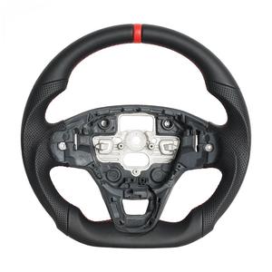 Volant sport en cuir pleine fleur rouge pour <span class=keywords><strong>Ford</strong></span> <span class=keywords><strong>Fiesta</strong></span> <span class=keywords><strong>2018</strong></span>, vente directe d'usine, prix réduit, en stock - Product Image 2