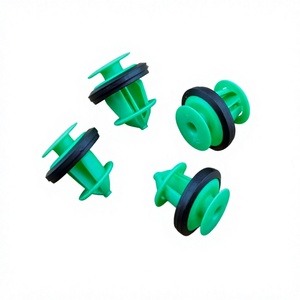 Clips para el panel lateral de la puerta del coche BYD, clips para el arco de la rueda 67773-0E020 117701-00-A 68145437AA, material PP para reparación - Product Image 3