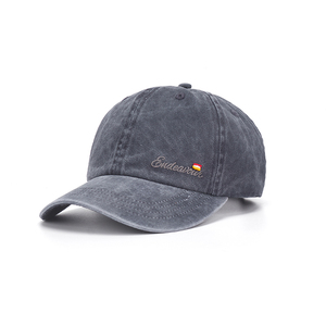 Gorra de béisbol clásica de moda con logotipo de baratija metálica con logotipo bordado personalizado al por mayor, gorra deportiva para mujeres y hombres - Product Image 2