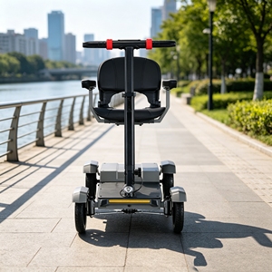 Scooter de mobilité tout-terrain pliable et portable à 4 roues pour personnes âgées, en aluminium, puissant, ultra-léger, longue portée, à prix abordable - Product Image 4