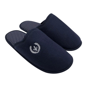 Chaussons mules douillets avec broderie personnalisée pour hommes Chaussons d'intérieur en mousse à mémoire de forme <span class=keywords><strong>Semelle</strong></span> extérieure durable en TPR - Product Image 1