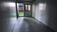 Maison conteneur pliable à deux étages, préfabriquée, avec escalier et balcon, pour bureau de chantier, camp de travail, dortoir, logement