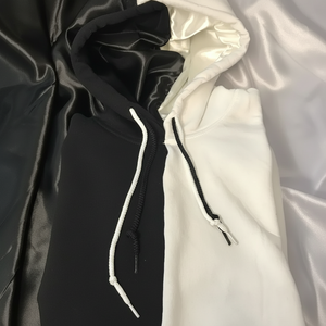 Conjunto de 2 Piezas de Invierno con Hombros Caídos, Pantalones Joggers y Sudadera con Capucha Extra Grande, Bordada y Teñida Lisa - Product Image 1