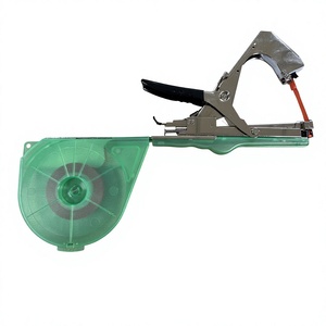 Outil de ligature manuel en plastique vert SONO NJ919 avec poignée en métal et sangle orange pour usage en jardinage - Product Image 1