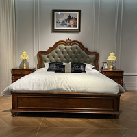 Lit king-size convertible en bois massif sculpté à la main, avec tête de lit capitonnée en cuir, style américain vintage, cadre de lit de luxe