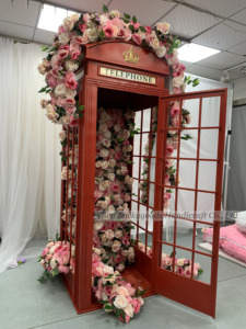Toile de fond de mariage décoration de scène cabine <span class=keywords><strong>téléphonique</strong></span> icory LFB1646-8 cabine <span class=keywords><strong>téléphonique</strong></span> blanche extérieure avec guirlande de fleurs babybreath - Product Image 6